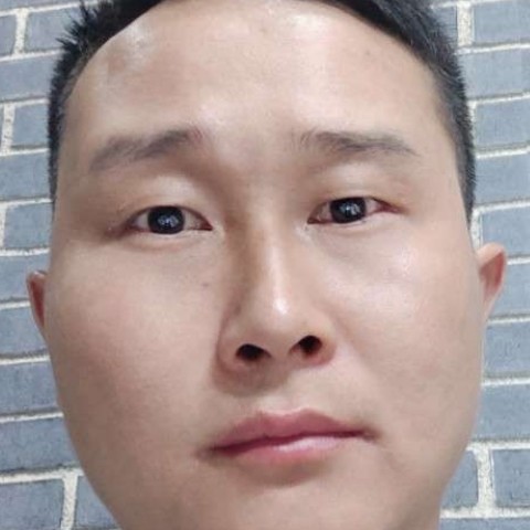 不简单的爱的照片