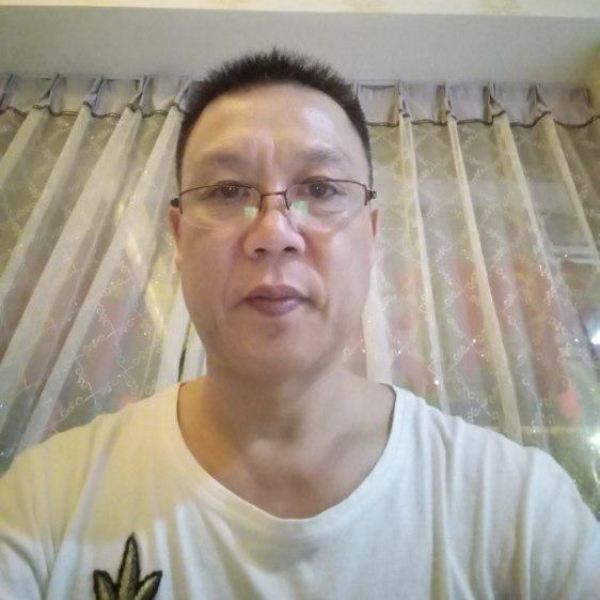 溪流迎知性的照片