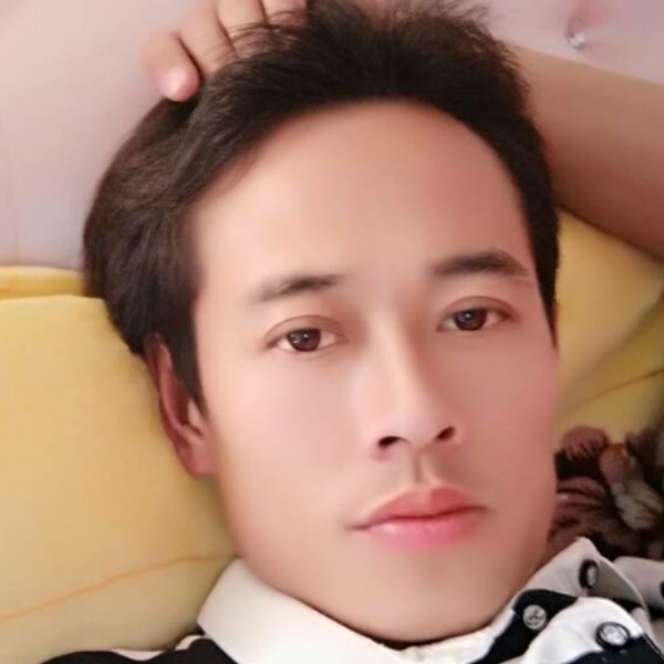 唇彩那温柔的照片