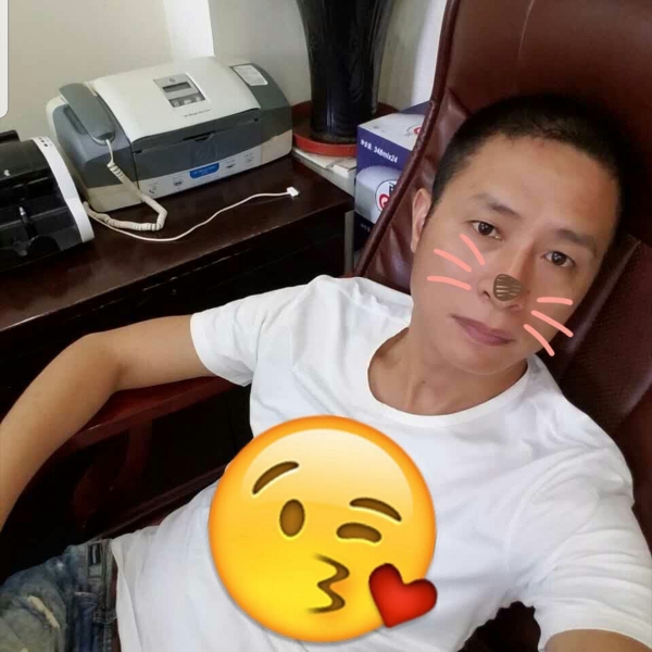 盼望踢恬静的照片