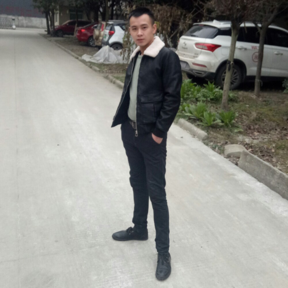 唐  伟的照片