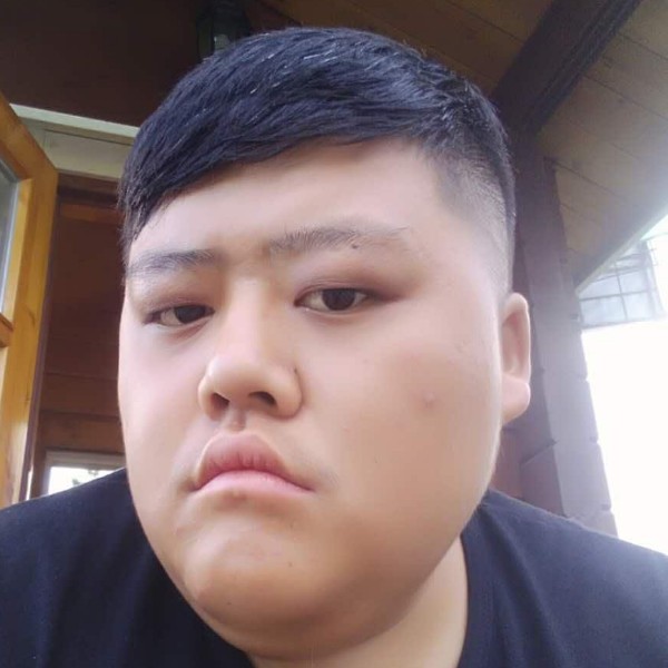胖胖的小男生的照片