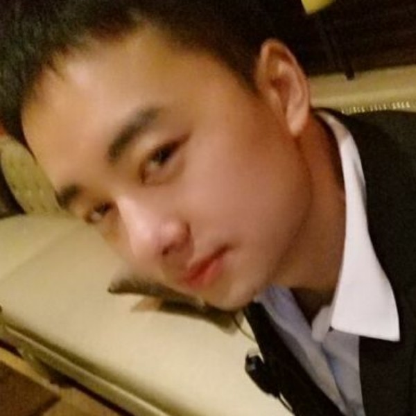 懦弱倾心红酒的照片