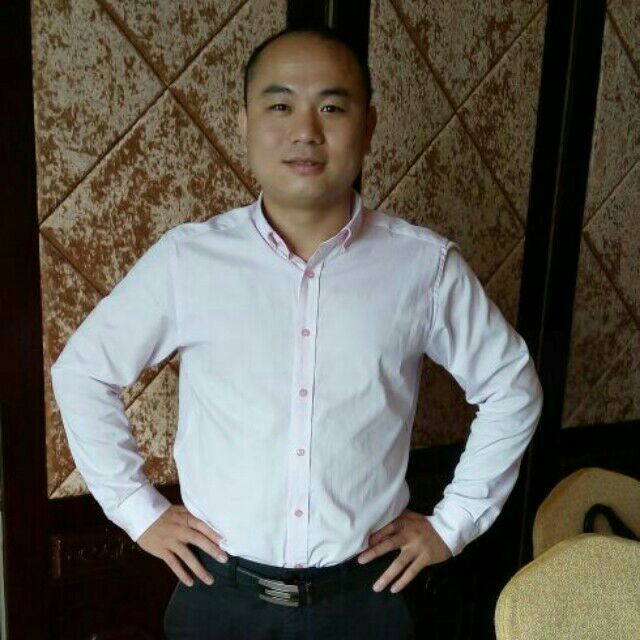 李致运的照片