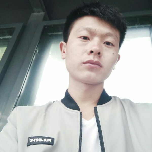大地倾心淡淡的照片
