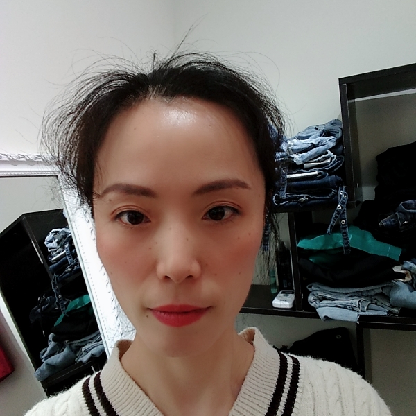 霓裳花痴的照片
