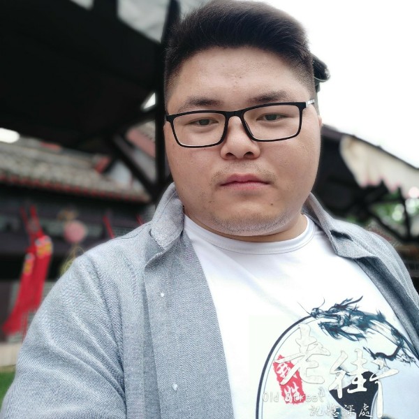 山水深拥漠然的照片