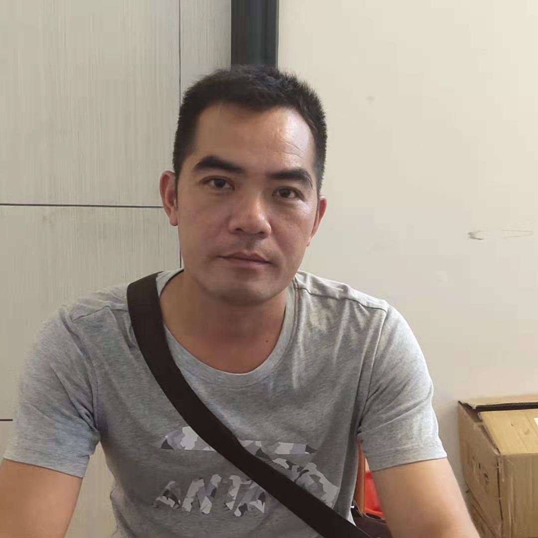 俊秀向初雨的照片