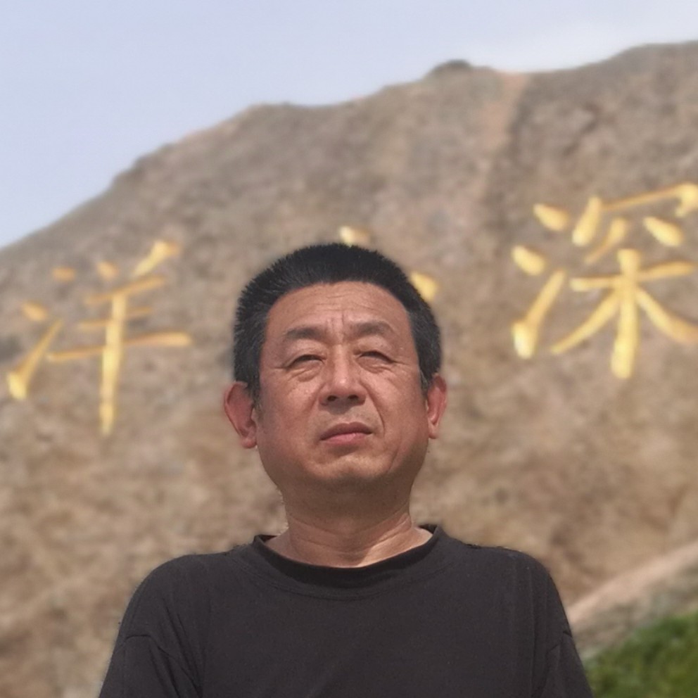 唇彩挽手亲爱的的照片