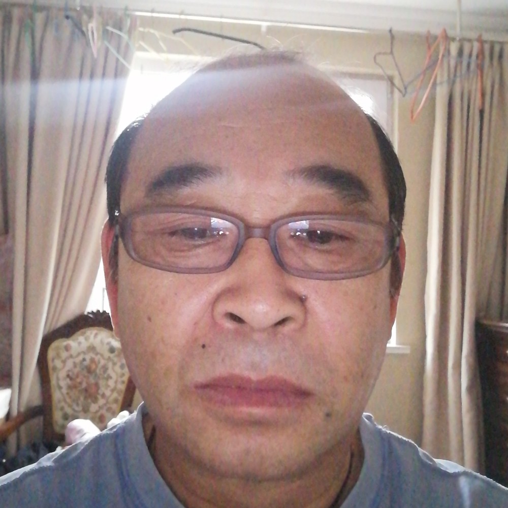 吃红果的照片