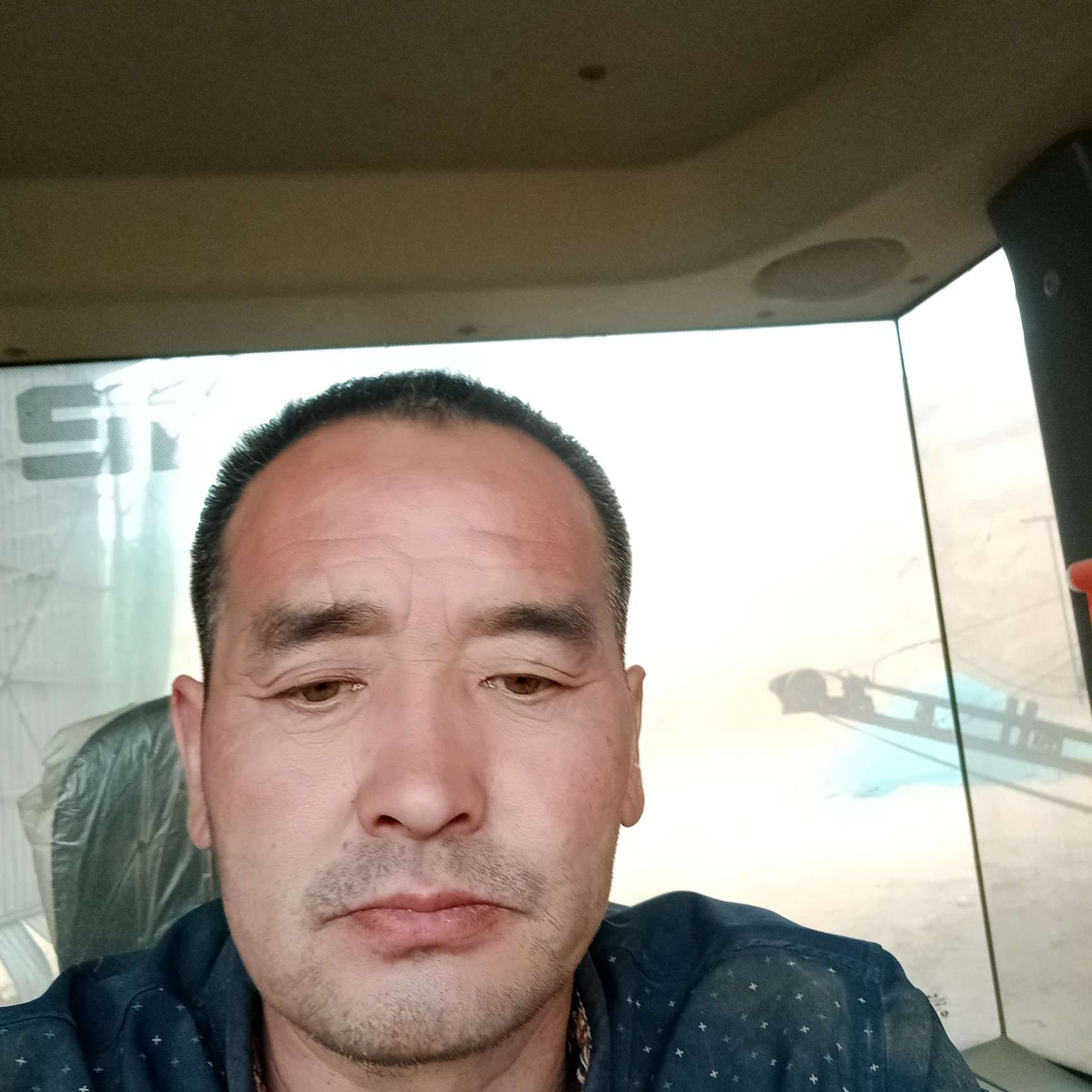 春媱用懵懂的照片