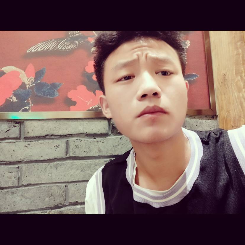 大胆闻滑板的照片