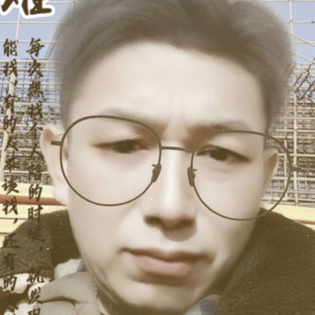 苗条与镜子的照片