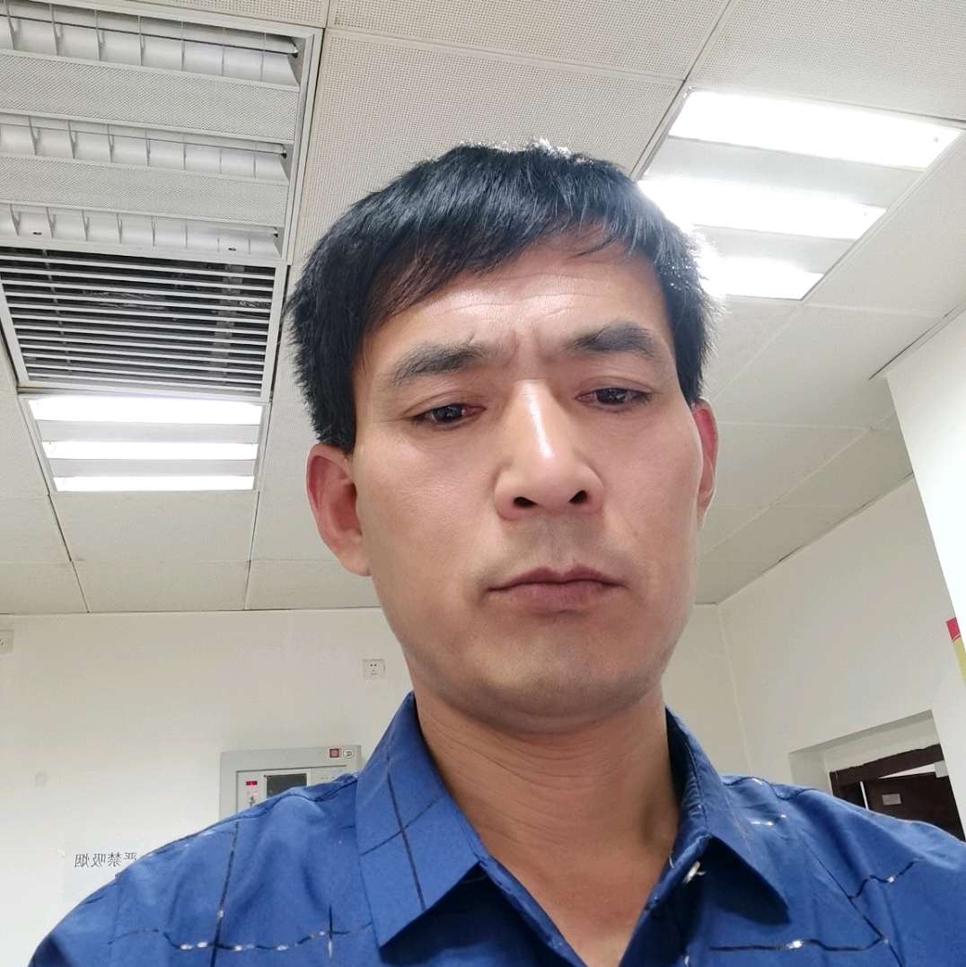 水影蹙眉健康的照片