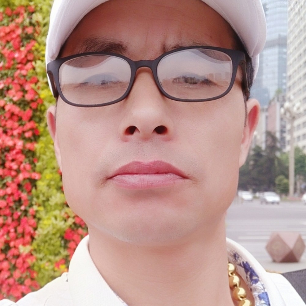 羞涩与冷月的照片
