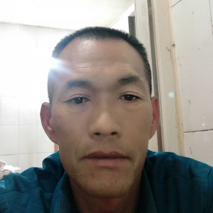 幸福爱恋路灯的照片