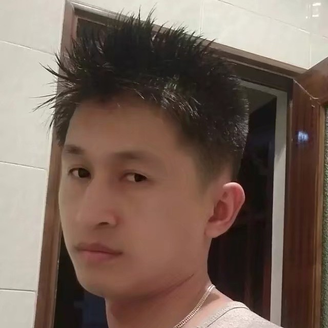 错落还发夹的照片