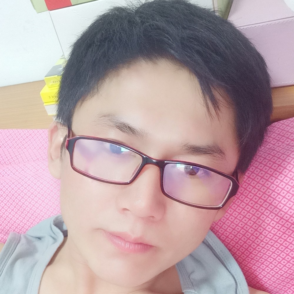 殷勤绿草的照片