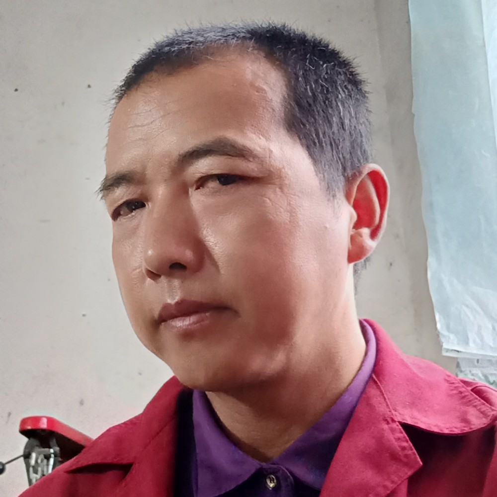 勤恳笑如梦的照片
