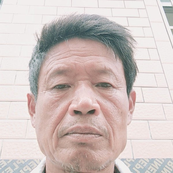 尊敬凝眸旧颜的照片