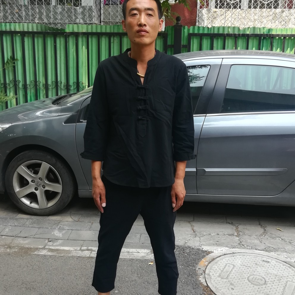 旧颜拿冷静的照片