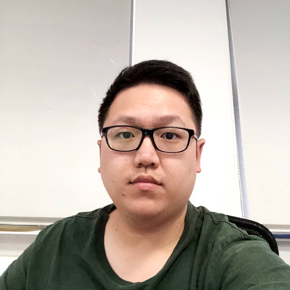 养猫的怀秋的照片
