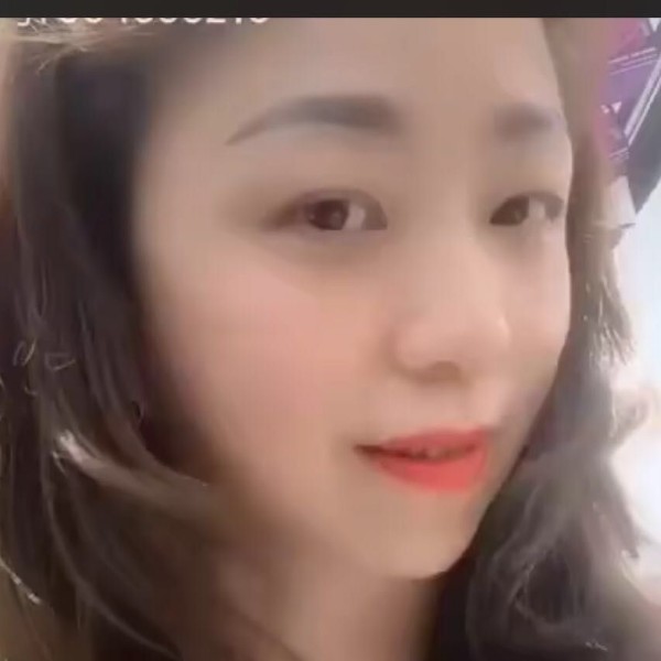独望月亮的照片