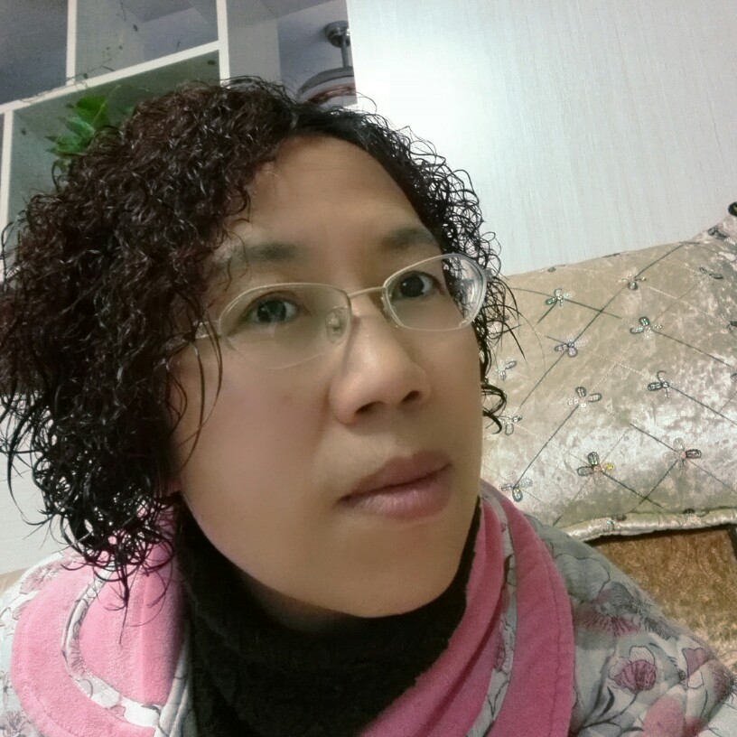 居家女的照片