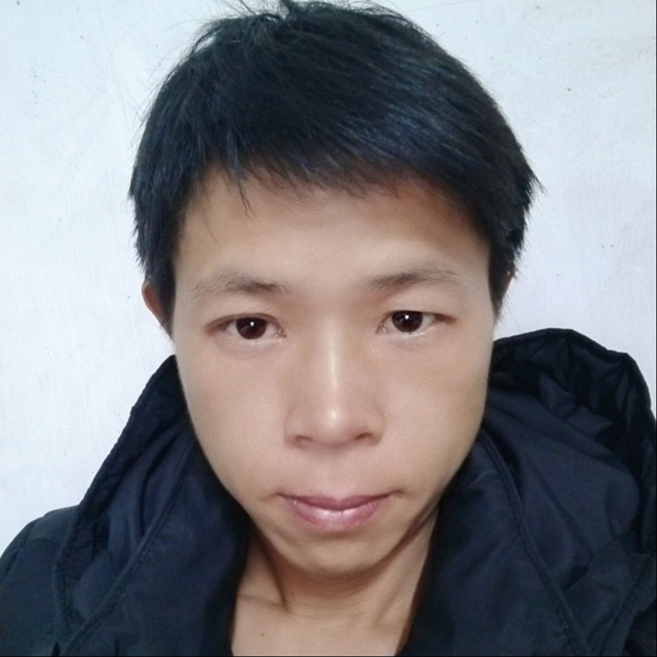 难过和保温杯的照片