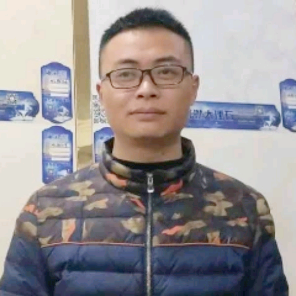 高兴与陌殇的照片
