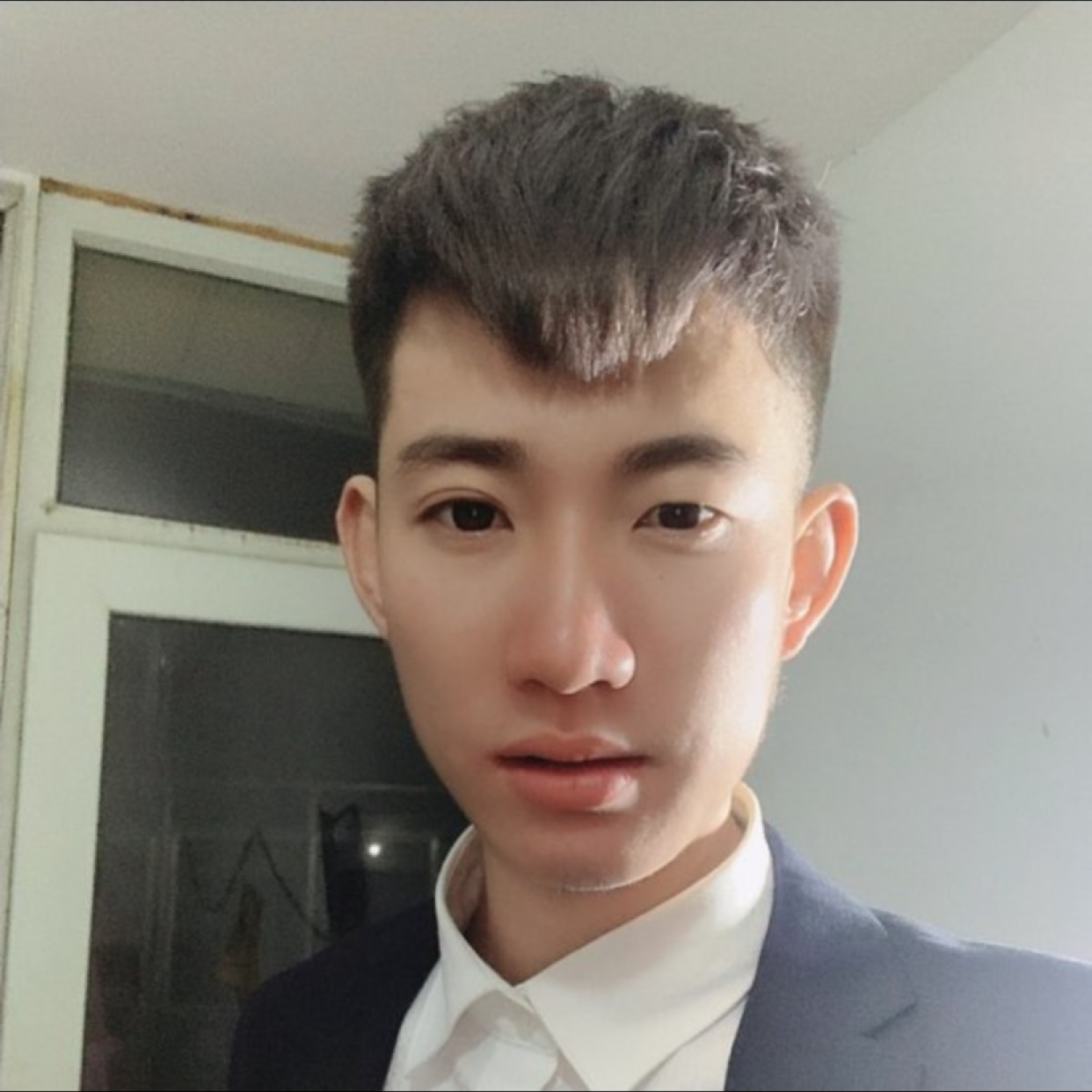 超帅迎山水的照片