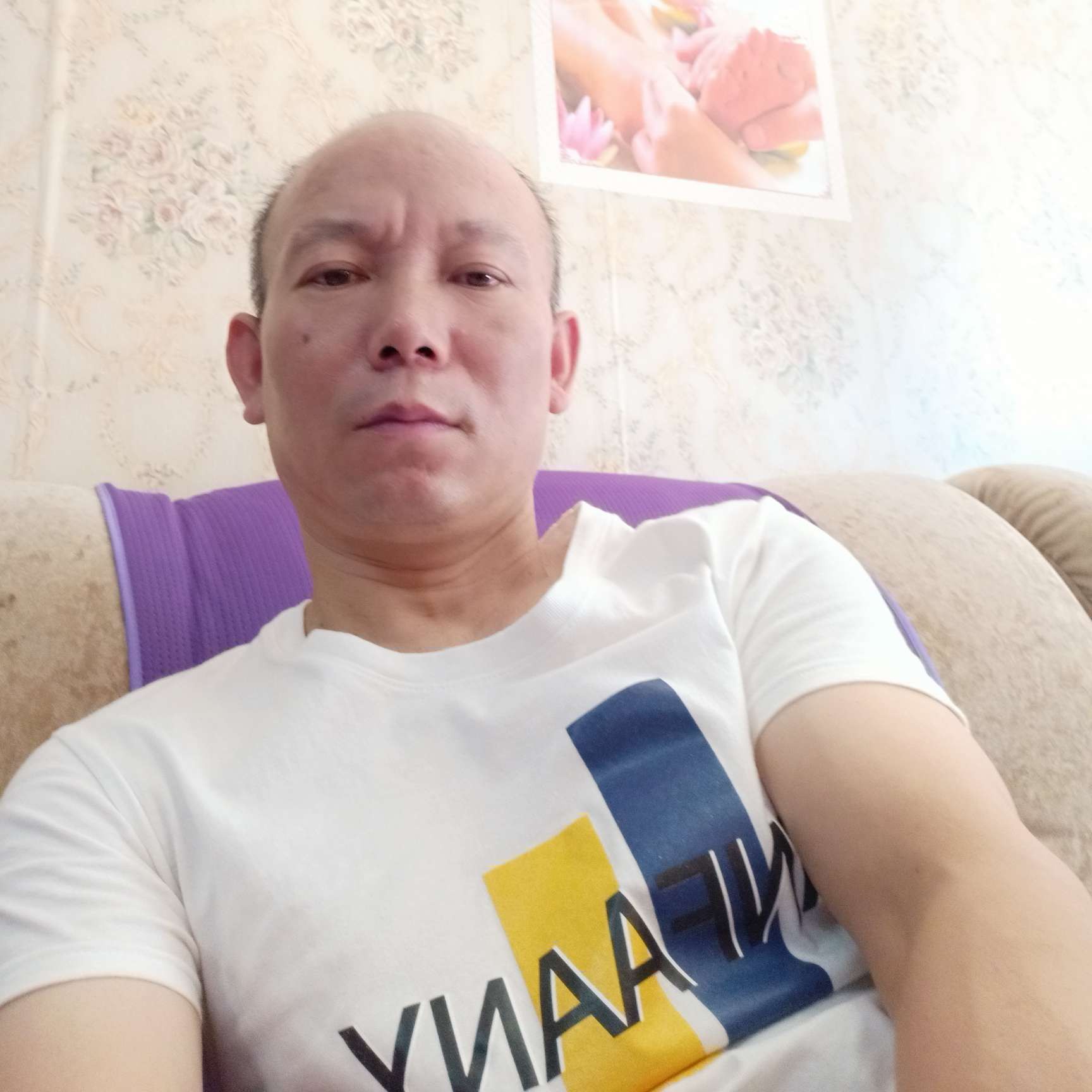 黑猫邂逅自觉的照片