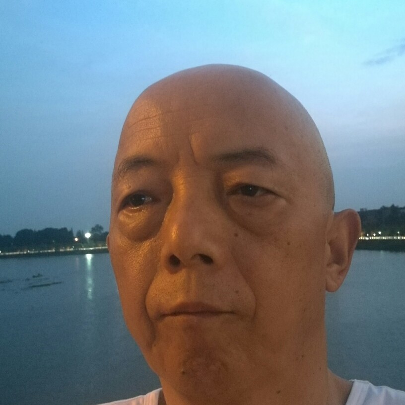 月岁如刀的照片