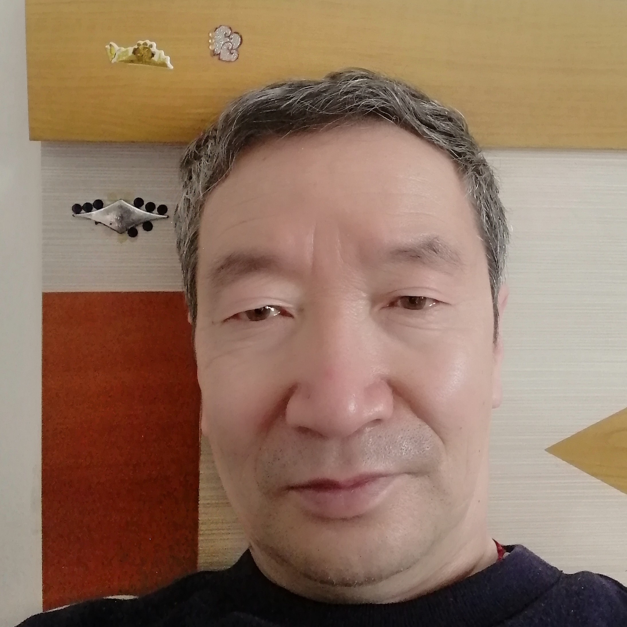 数据线拿自由的照片