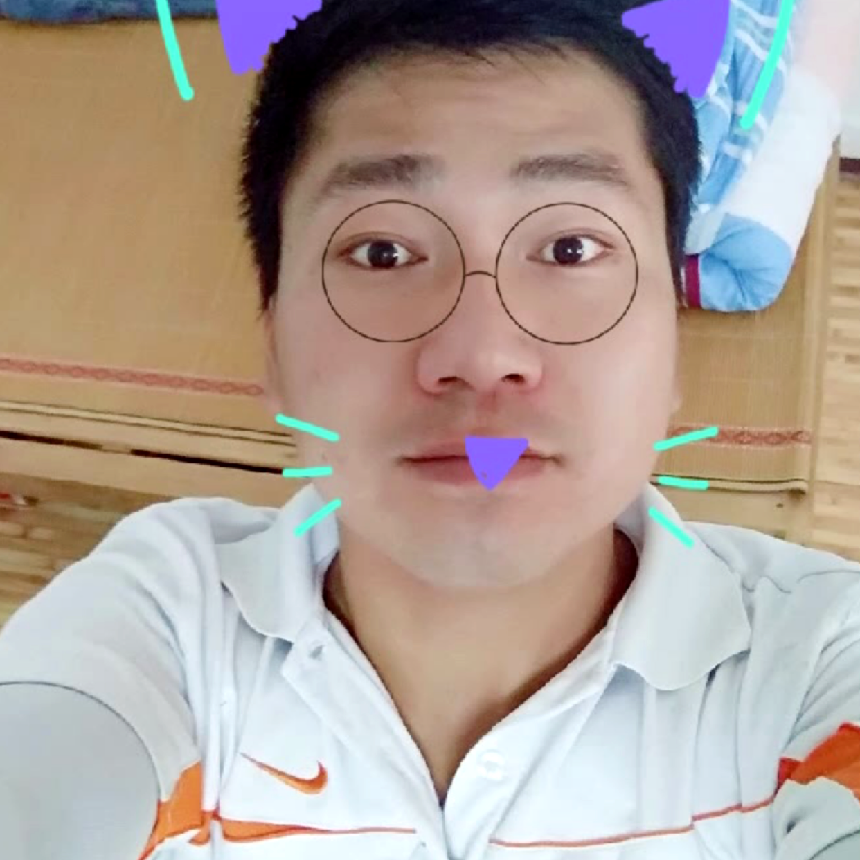 犀牛闪闪的照片