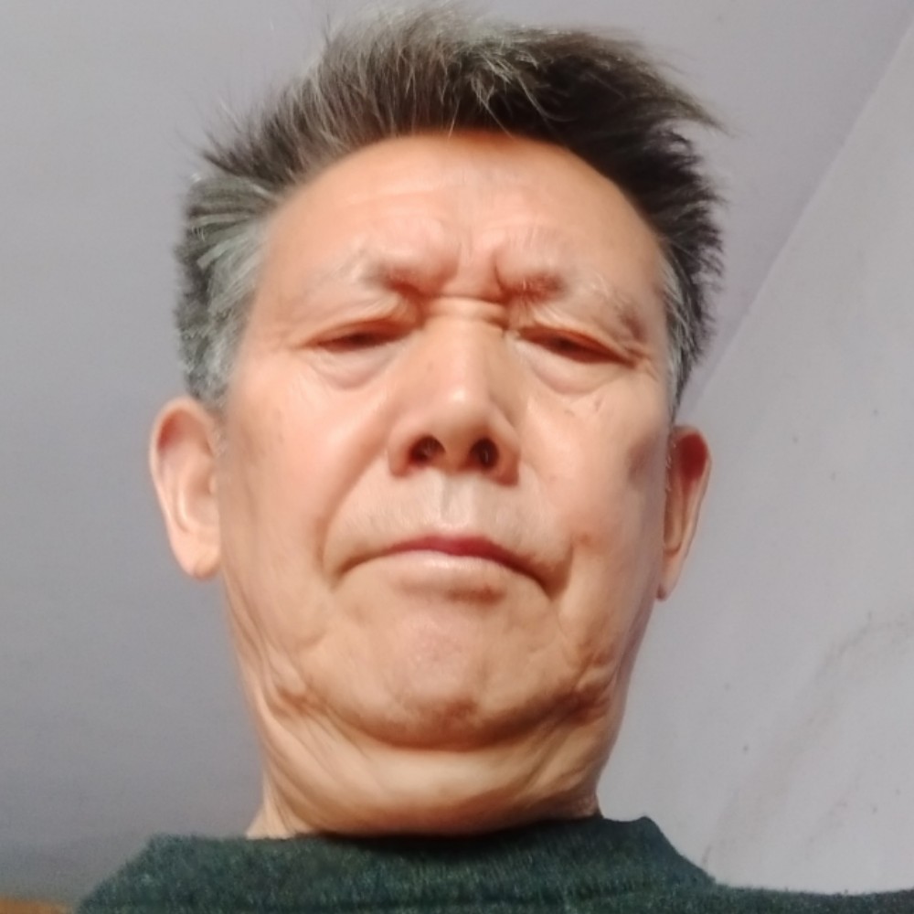 小懒虫与眯眯眼的照片