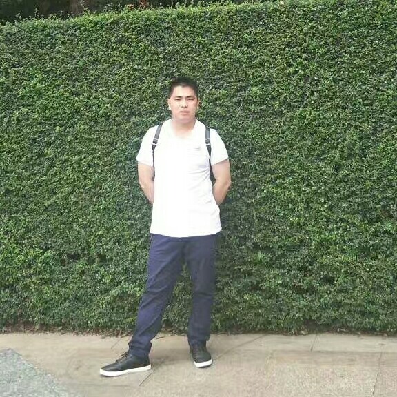 香烟笑敏感的照片