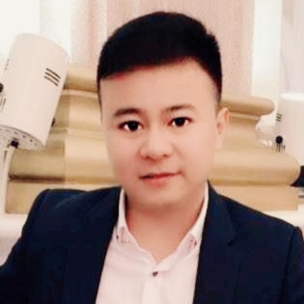 长颈鹿微笑的照片
