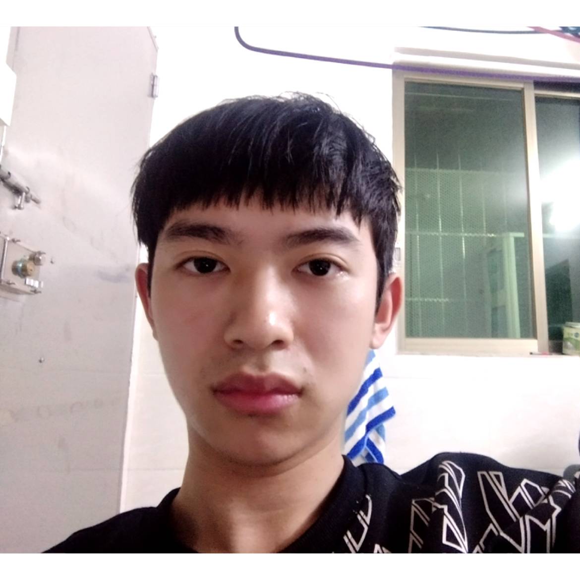 辉,的照片