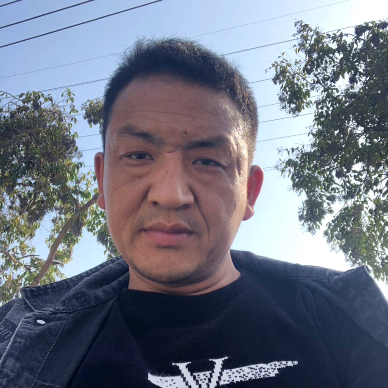 山水吃醋忧伤的照片