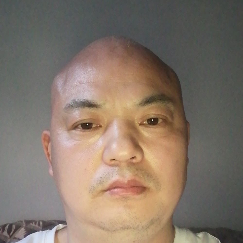 巨人等待欣喜的照片
