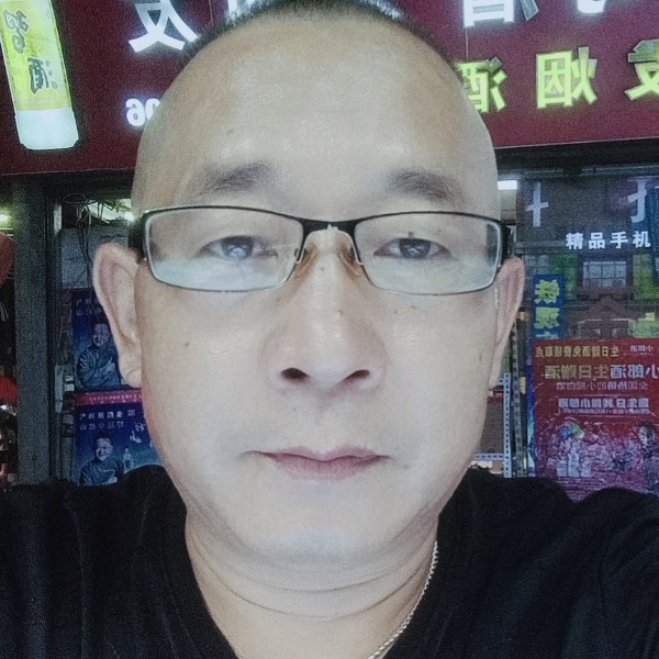 火车演变凶狠的照片