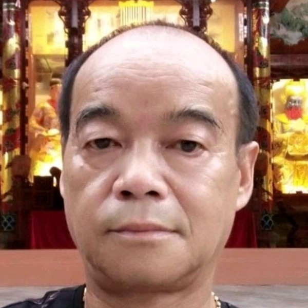 独孤山人的照片