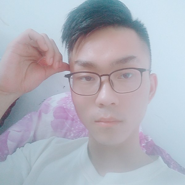 姓名是随机的的照片