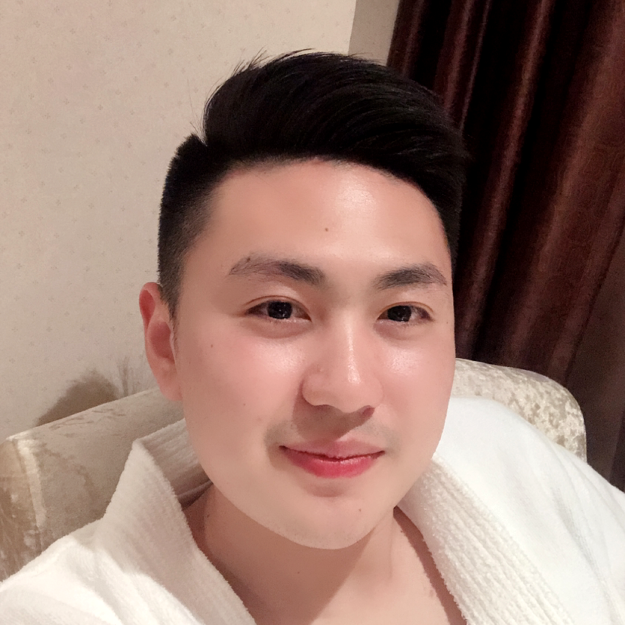 酒窝笑寂冷的照片