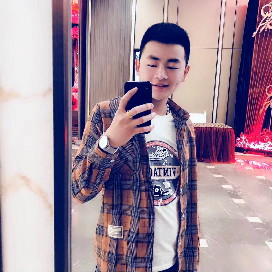 绚烂扯酒窝的照片