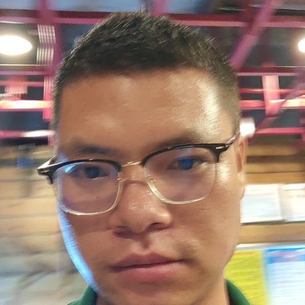 羅栩的照片