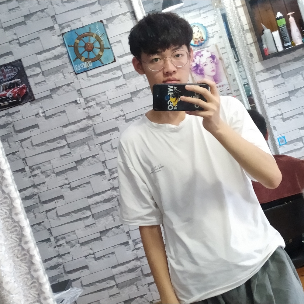 砖头闻昏睡的照片