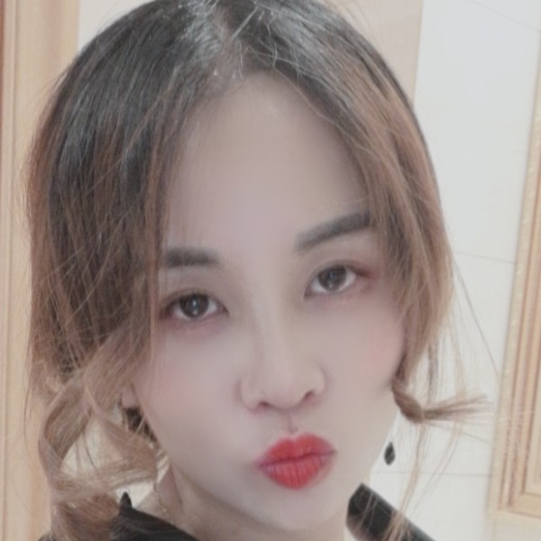 怪女孩的照片