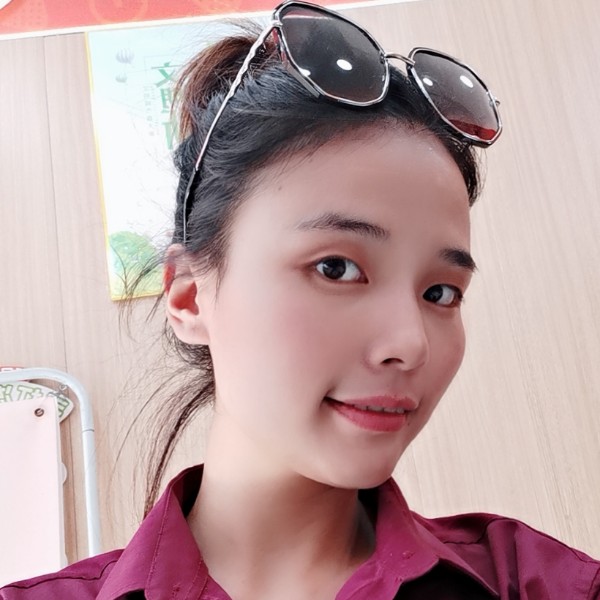 小熊猫保卫迷人的照片
